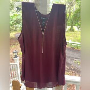 Burgundy sleeveless blouse with zipper